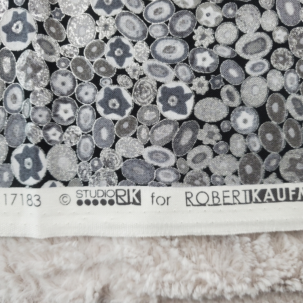 Robert Kaufman Gustav Klimt Floral Circles Fabric Silver Metallic Japan Made - Picture 5 of 9